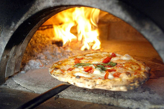 Beste hout voor de pizza oven van Bewust Haardhout
